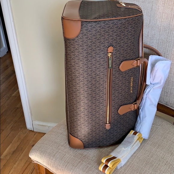 Michael Kors Travel Brown Duffle - Picture 5 of 7